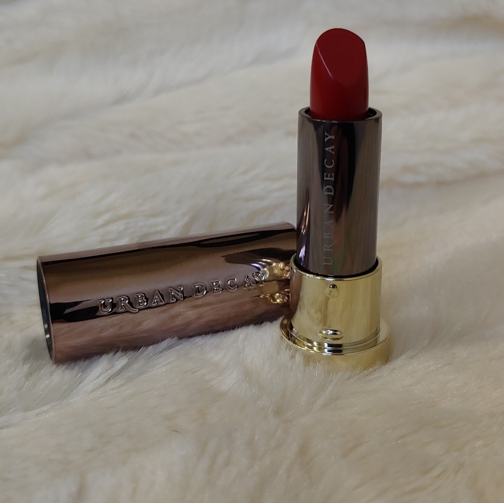 *FREE OVER $30* URBAN DECAY Vice Matte Lipstick
